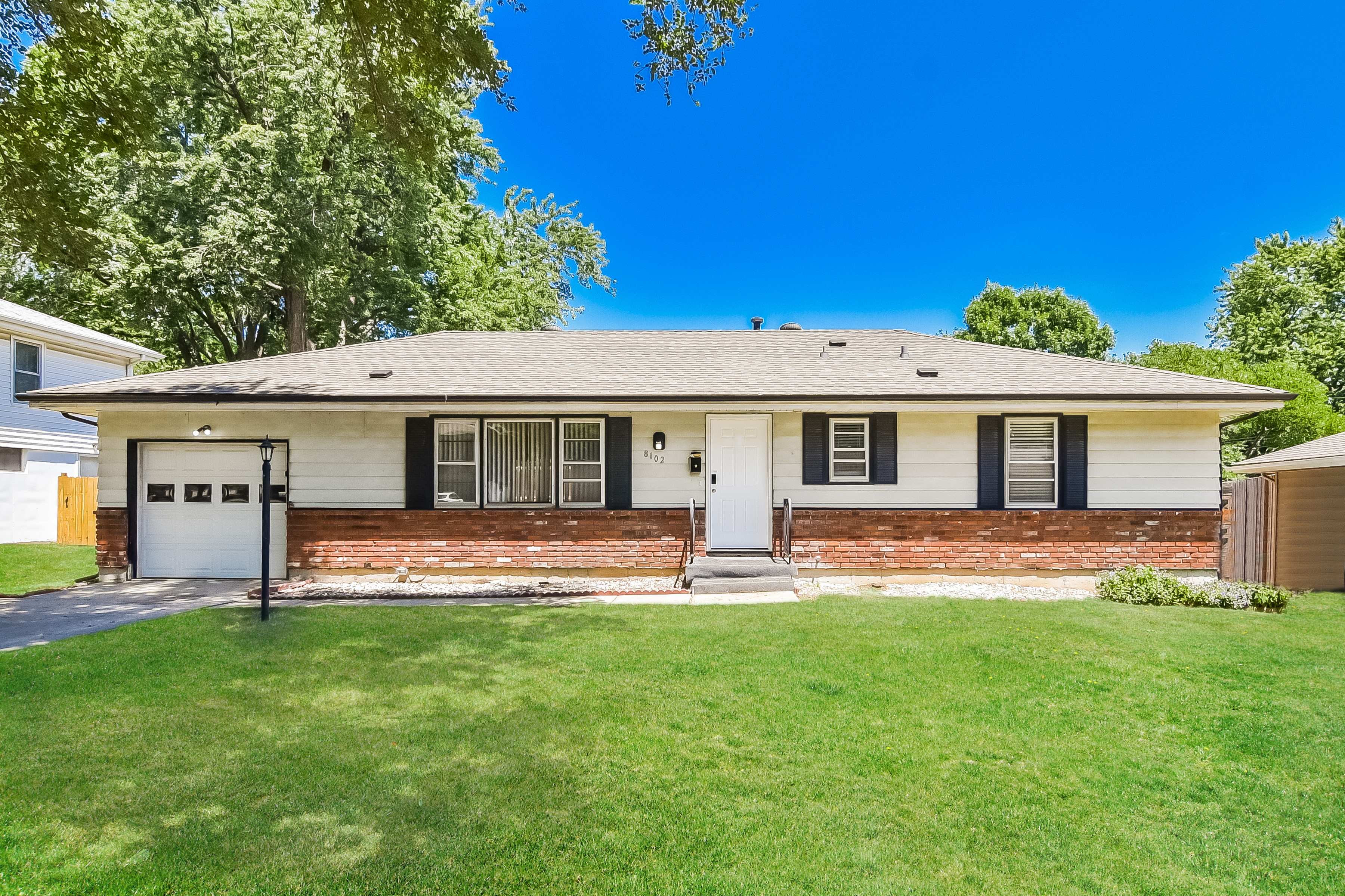 8102 E 93RD TER KANSAS CITY, MO 64138